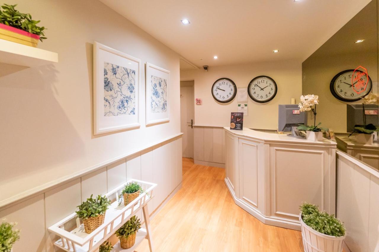 Hostal Matheu Madrid Dış mekan fotoğraf