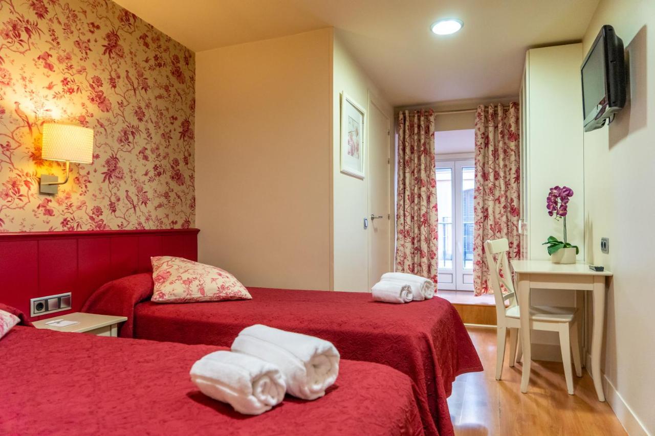 Hostal Matheu Madrid Dış mekan fotoğraf