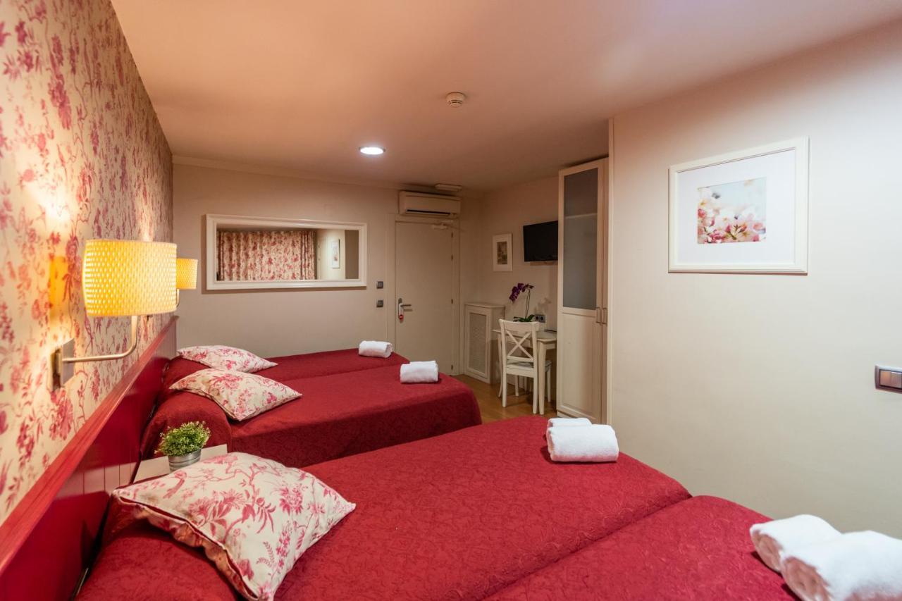 Hostal Matheu Madrid Dış mekan fotoğraf