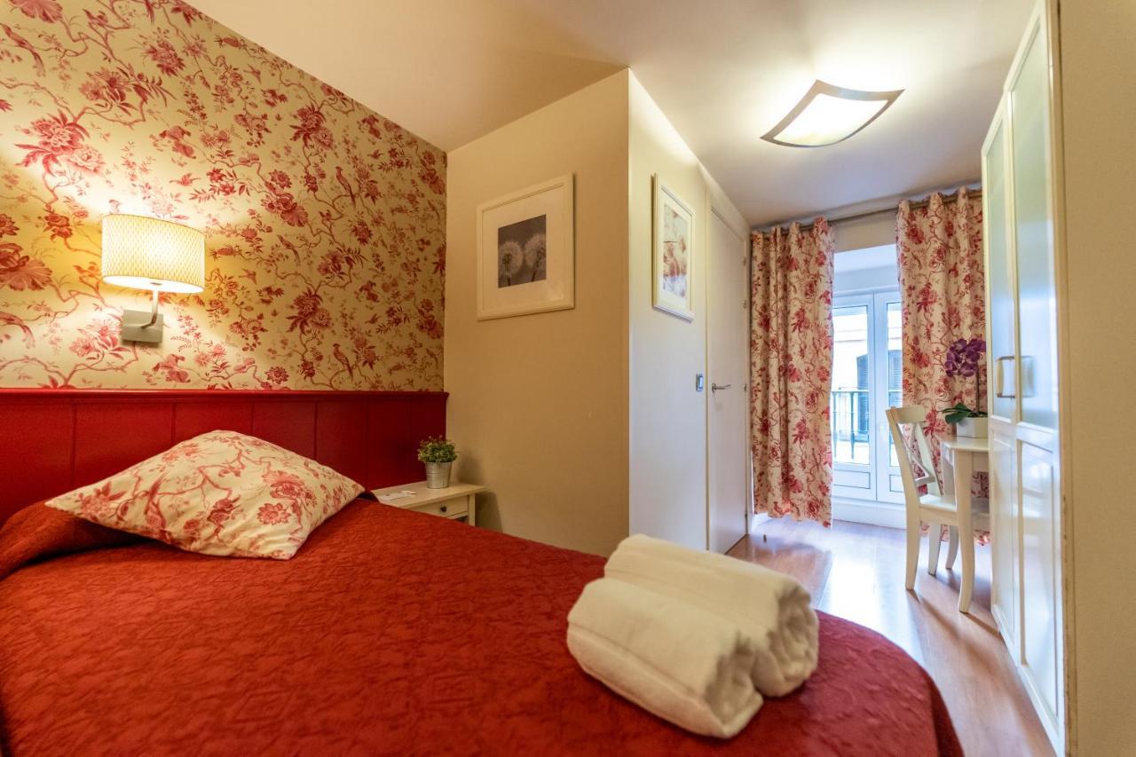 Hostal Matheu Madrid Dış mekan fotoğraf