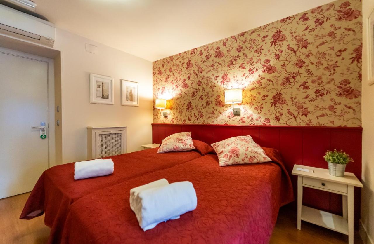 Hostal Matheu Madrid Dış mekan fotoğraf