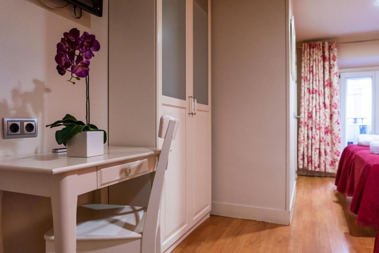 Hostal Matheu Madrid Dış mekan fotoğraf