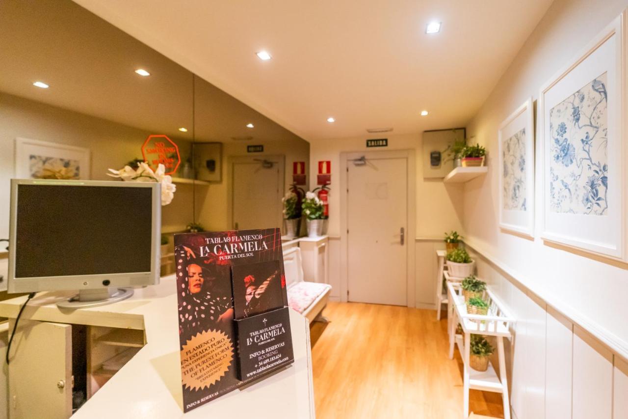 Hostal Matheu Madrid Dış mekan fotoğraf