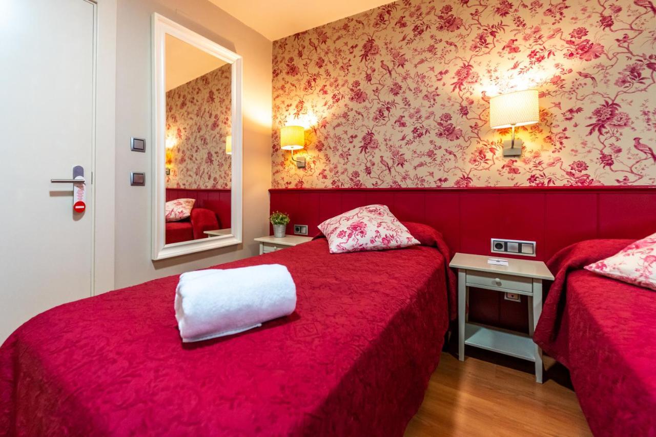 Hostal Matheu Madrid Dış mekan fotoğraf