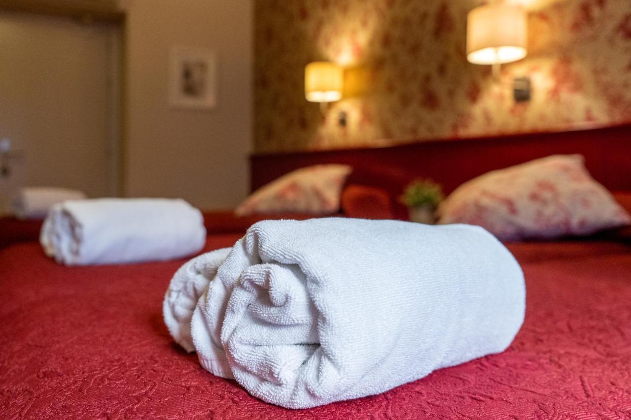 Hostal Matheu Madrid Dış mekan fotoğraf