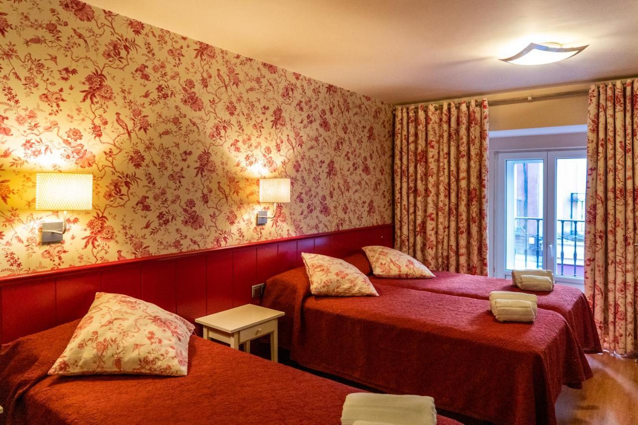 Hostal Matheu Madrid Dış mekan fotoğraf