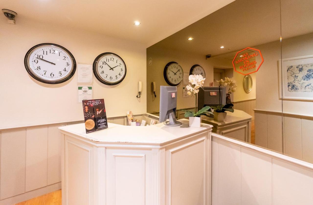 Hostal Matheu Madrid Dış mekan fotoğraf