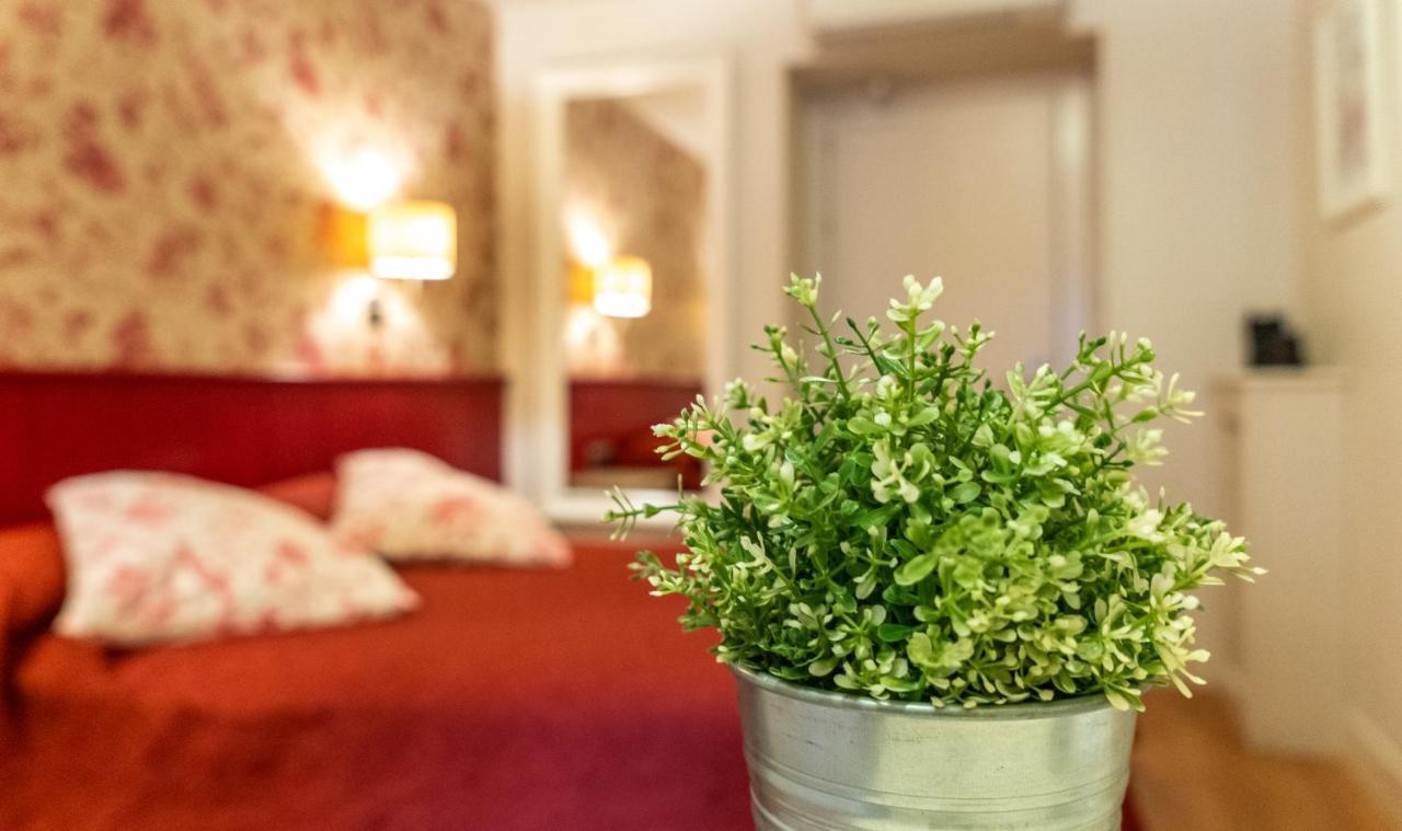 Hostal Matheu Madrid Dış mekan fotoğraf