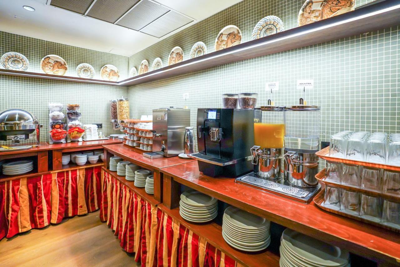Hostal Matheu Madrid Dış mekan fotoğraf