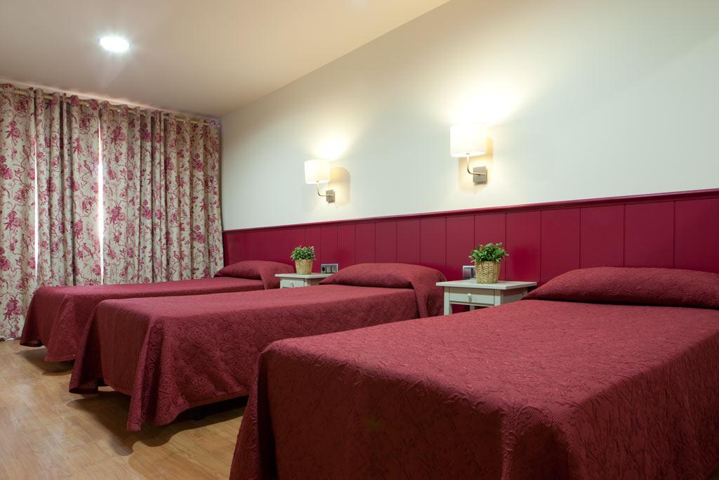 Hostal Matheu Madrid Dış mekan fotoğraf