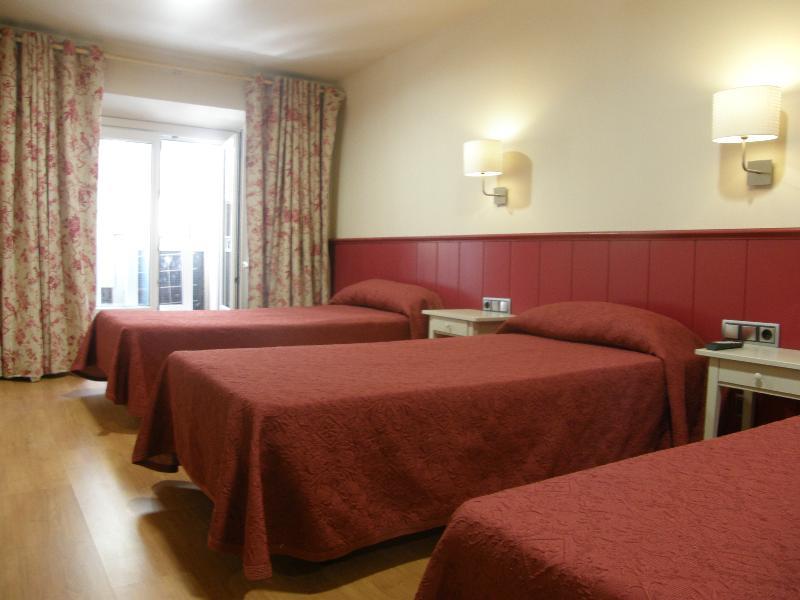 Hostal Matheu Madrid Dış mekan fotoğraf